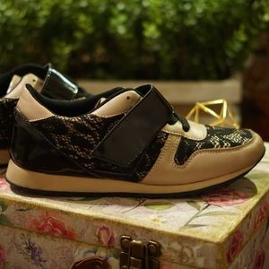 Dollhouse Black & Tan Lace Sneakers Size
